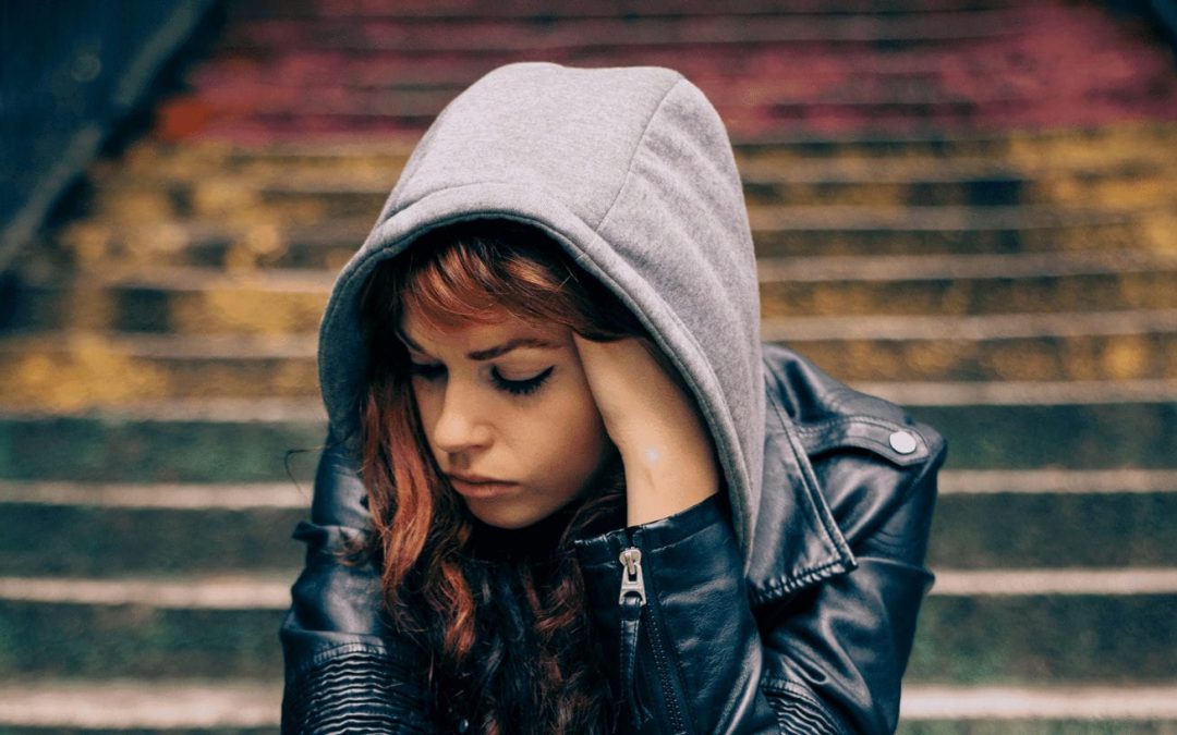 Femme qui a besoin de sortir de la déprime