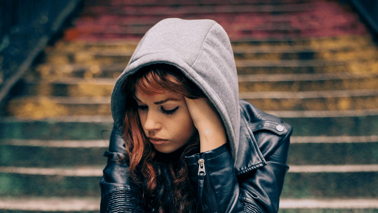 Femme qui a besoin de sortir de la déprime